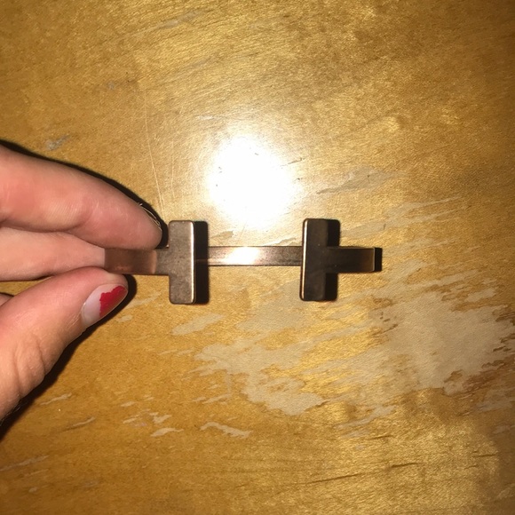 Jewelry - Rose gold crossed cuff Jewelry - Rose gold crossed cuff